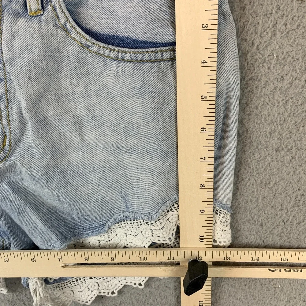 Free People Shorts 26 Denim Crochet Lace Trim Daisy Dukes Y2K Boho Fairy Grunge‎